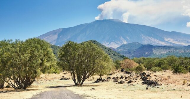 Hora minuto volcán Etna