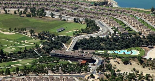 Derribar urbanización ilegal Marina Valdecañas Extremadura litigio durado casi dos décadas
