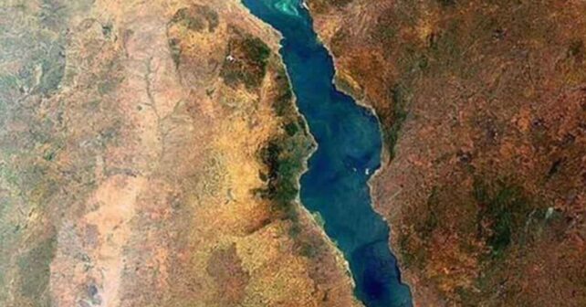 Vista satelital del Valle del Rift en África Oriental, donde la corteza se fractura y se separan placas tectónicas.