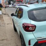 Des scientifiques suisses et africains confirment que les voitures électriques peuvent conquérir l’Afrique plus vite que prévu… sans dépendre du réseau électrique