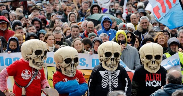 Manifestación contra el proyecto de macrocelulosa de Altri en Galicia
