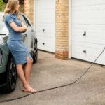Aides aux voitures électriques : moins d’argent et plus d’obstacles
