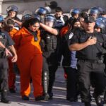 Greenpeace arrêté au Congrès argentin à cause de la loi sur les glaciers après une manifestation symbolique