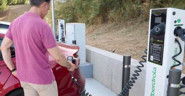 Iberdrola supera los 11.000 puntos de recarga operativos en España y lidera la movilidad eléctrica