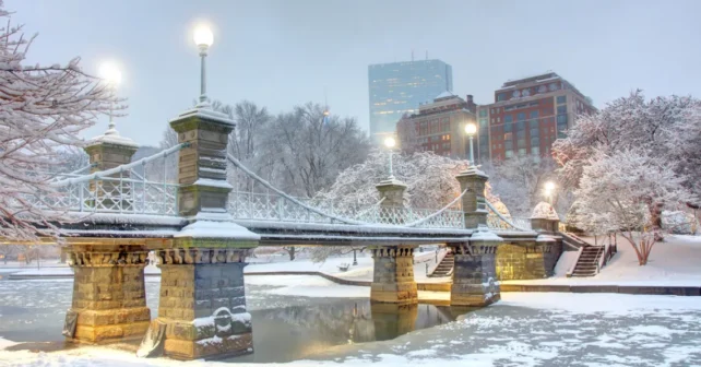Boston Common couvert de neige pendant le récent gel profond de l'hiver