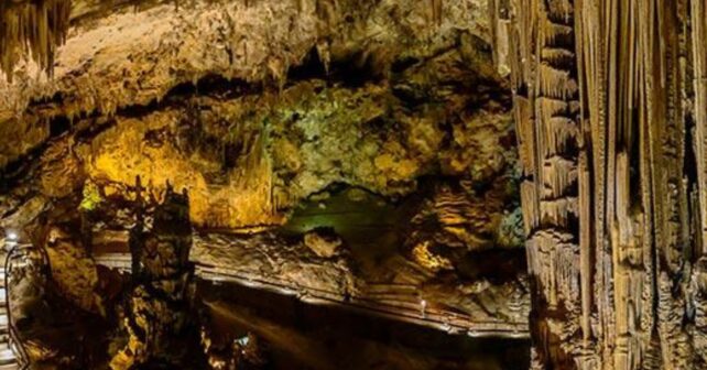 Cueva con estalagmitas en Marruecos que revela el pasado verde del Sáhara.