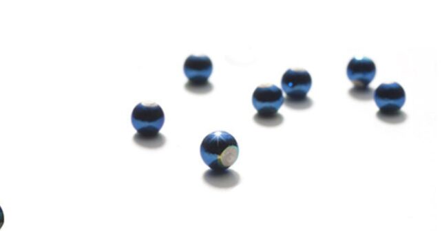 Celdas solares esféricas Sphelar desarrolladas en Japón para captar luz desde todos los ángulos.