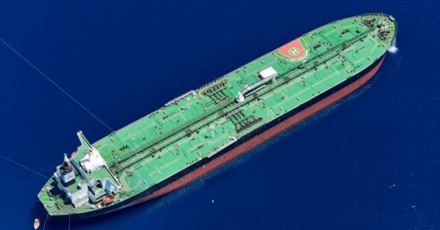 Guerra en Irán amenaza ecosistemas del golfo Pérsico con riesgo de derrame petrolero