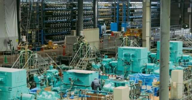 Planta de energía osmótica en Fukuoka (Japón) integrada en una desalinizadora que genera electricidad con agua salada y dulce.