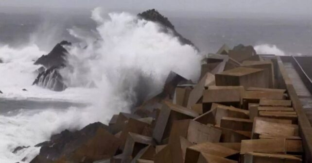 Primavera empieza con borrasca Therese golpeando Canarias con olas gigantes y viento extremo
