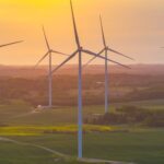 Le secret des tours géantes dans le ciel de Lituanie qui produisent de l'énergie presque gratuitement