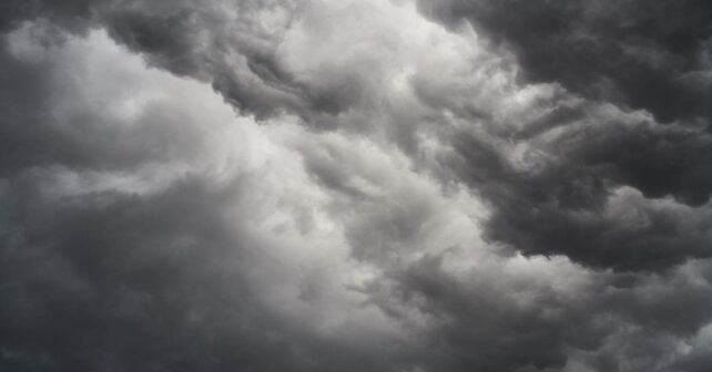 El tiempo hoy 23 de abril en España con tormentas fuertes y descenso de temperaturas