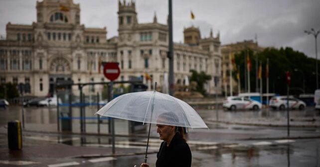 El tiempo en España hoy 1 de abril llega con lluvias, nieve y avisos por viento en varias zonas