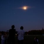 Les Nuits des étoiles reviennent ce week-end avec une occultation rare de Saturne visible à lʼœil nu partout en France