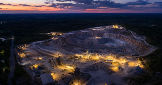 Cantera de piedra caliza en Belle Mina, Alabama, tras el acuerdo judicial para reducir el polvo, el ruido y las voladuras.