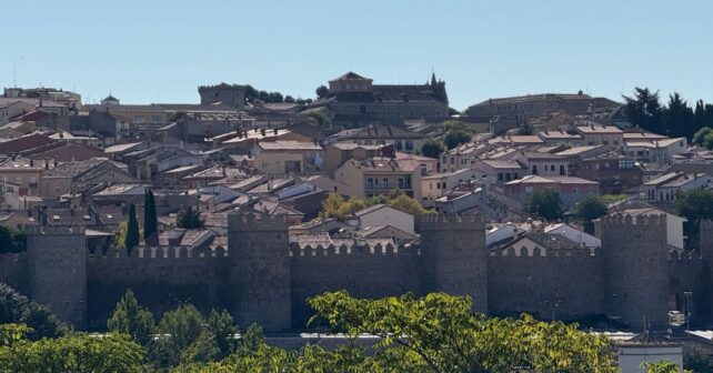 Ávila descubre su patrimonio natural con diez rutas autoguiadas y códigos QR