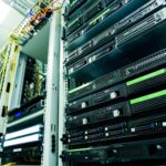 Centres de données pour l'intelligence artificielle à la loupe : huit mégaprojets confrontés à des doutes techniques, financiers et administratifs